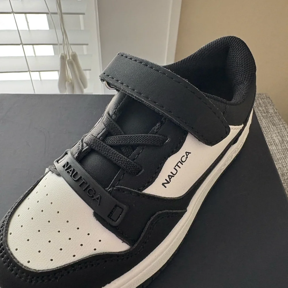 NWT Nautica Kids Black and White Hook-and-Loop Sneakers